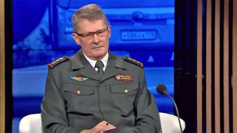Финляндия отгородится от России забором