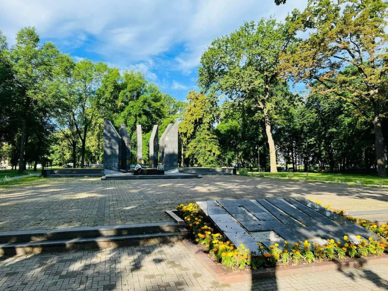 Даугавпилсская дума оспорит закон о сносе советских памятников