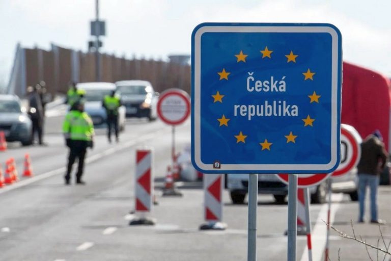 Для предотвращения нелегальной миграции на границе Чехии и Словакии вводится контроль