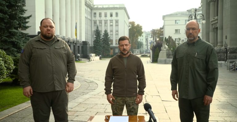 Зеленский: Украина подписывает заявку на ускоренное вступление в НАТО