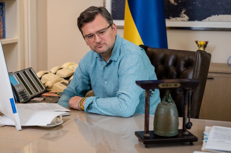 Кулеба был первым, кому позвонил новый глава МИД Британии