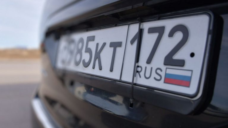 В последнее время жители стали чаще заявлять в полицию об авто с российскими номерами