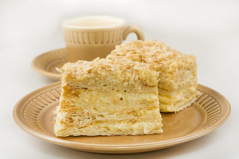 Время есть: готовим самый простой, но сильно вкусный ленивый «Наполеон»