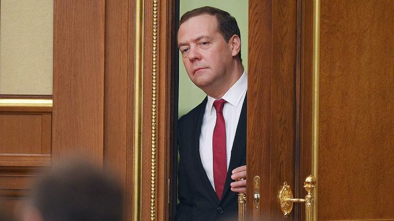 СБУ объявила в розыск экс-президента России Дмитрия Медведева