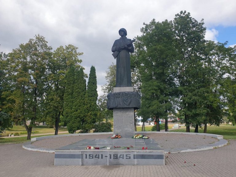 В Резекне памятник «Алеше» снесут, но сроки не сообщаются