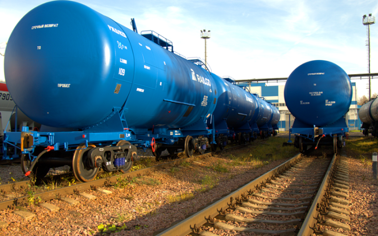 Из вагона-цистерны в Елгаве вытекло небольшое количество газообразного вещества
