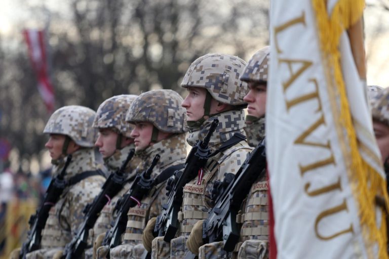 Союз студентов призвал заменить СГО курсами военной подготовки