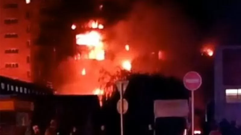 Военный самолёт упал на жилой дом в Ейске