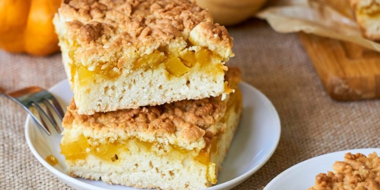 Выпечка, перед которой невозможно устоять: простой рецепт вкуснейшего пирога с тыквой