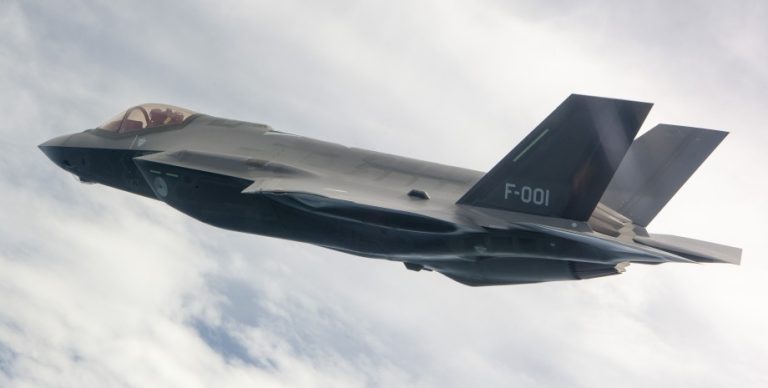 В США разбился истребитель пятого поколения F-35, пилот катапультировался