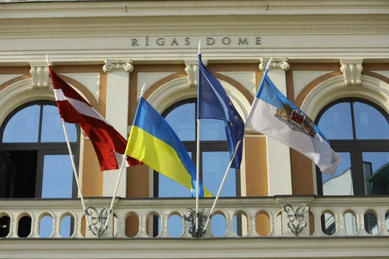 В Рижской думе планируется два новых советника с зарплатой свыше 3000 евро