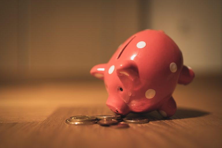 Каждый четвертый латвиец эмоционально не готов экономить