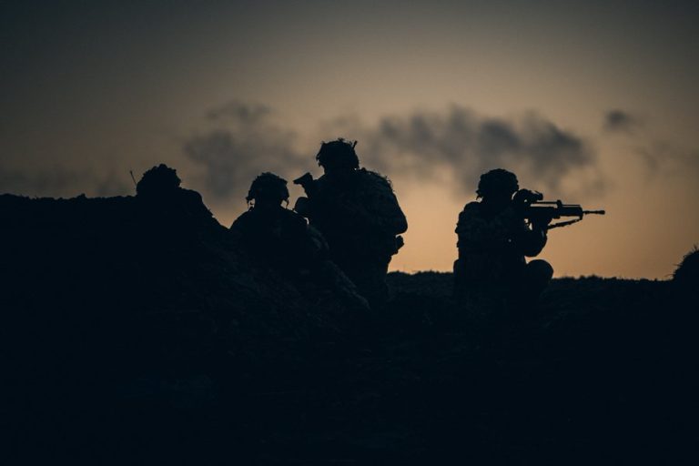 На военной базе в Даугавгриве до 24 часов будут проходить стрельбы с повышенным уровнем шума