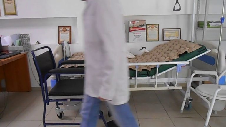 Невынесенные «утки» и антисанитария в палатах: пациентов больниц призывали сообщать о нарушениях