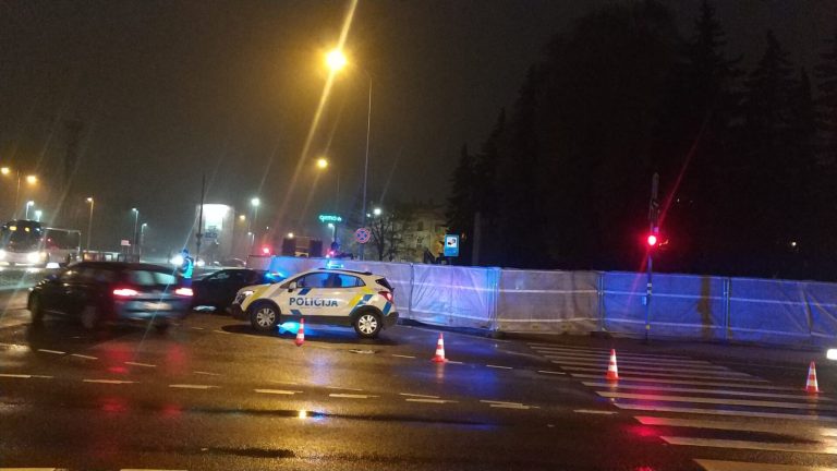 В Лиепае начался демонтаж памятника защитникам города