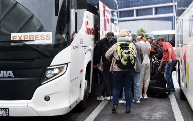 Литва лидирует по числу остающихся в стране россиян