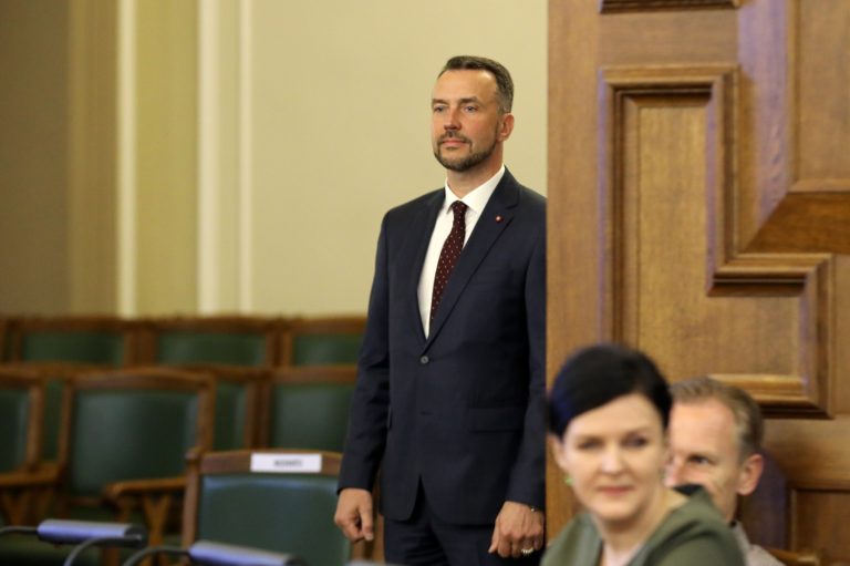 Министр внутренних дел Эклонс чувствует незавершенность, не пройдя в Сейм