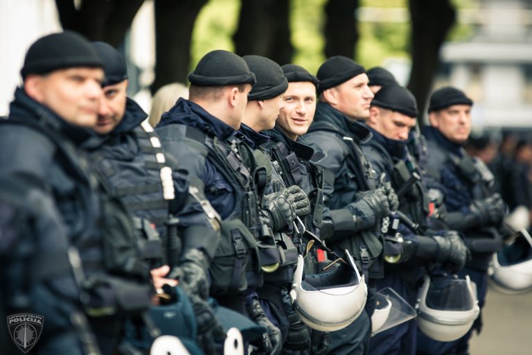На поощрение 266 сотрудников полиции направят почти 400 тыс евро