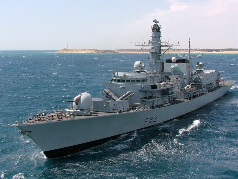 Британский корабль отправлен в Северное море для защиты трубопроводов
