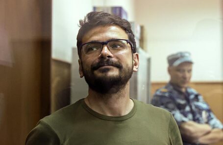 Илье Яшину предъявили обвинение в окончательной редакции. Ему грозит до 15 лет тюрьмы