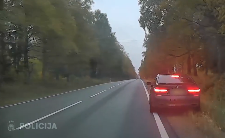 Водитель BMW мчался на скорости 156 км/ч, превысив разрешенную почти на 70 км/ч