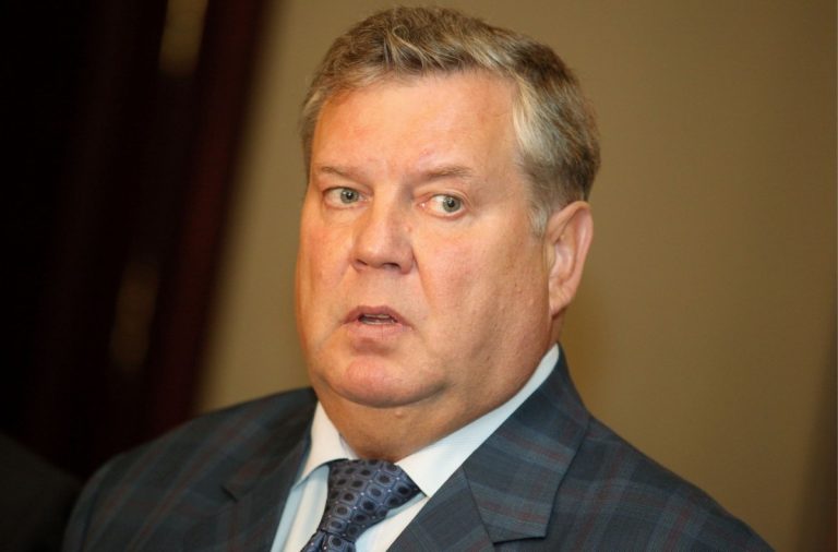 Урбанович уходит в отставку