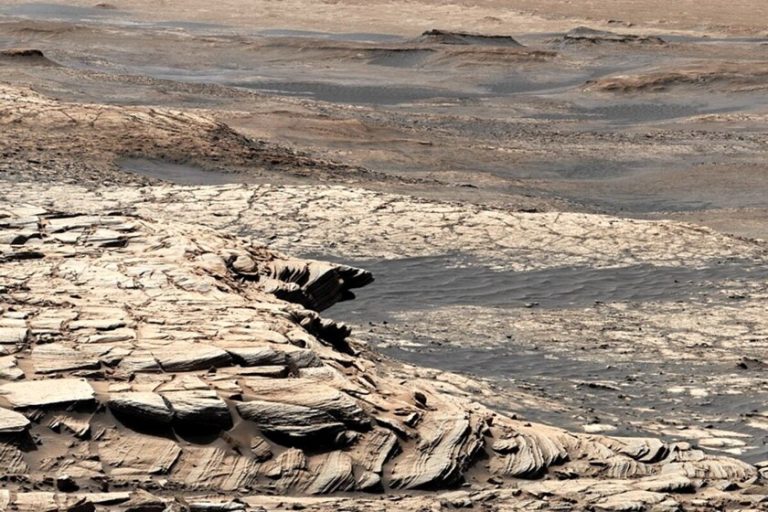 Ученые обнаружили древние следы гигантского океана на Марсе