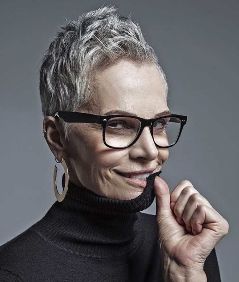 Самые стильные и эффектные стрижки для женщин 50-60 лет.