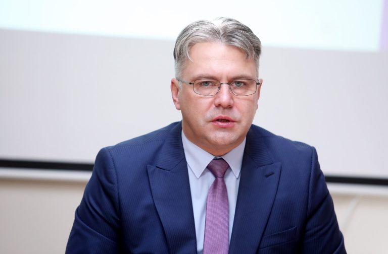 Омбудсмен не согласен с аргументами правительства и просит пересмотреть государственные социальные пособия