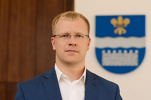 Элксниньш не сообщает, давал ли объяснения СГБ