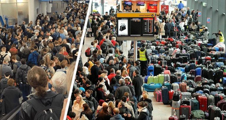 VIP-туристы в в Нидерландах платили сотни евро, чтобы избежать огромных очередей: теперь всех уровняют