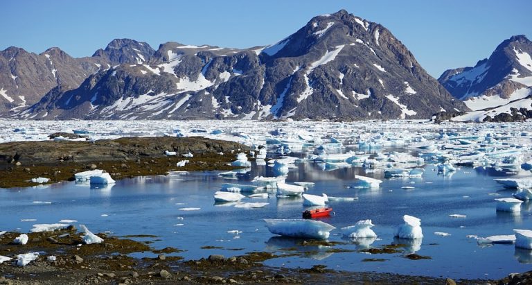 К началу 2030-х Арктика будет лишена льдов в летние месяцы