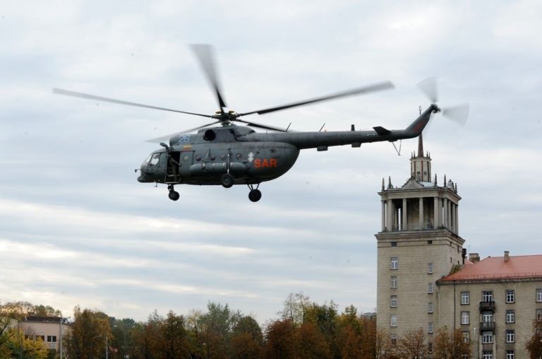 Из Риги в Вильнюс военным вертолетом было доставлено донорское сердце