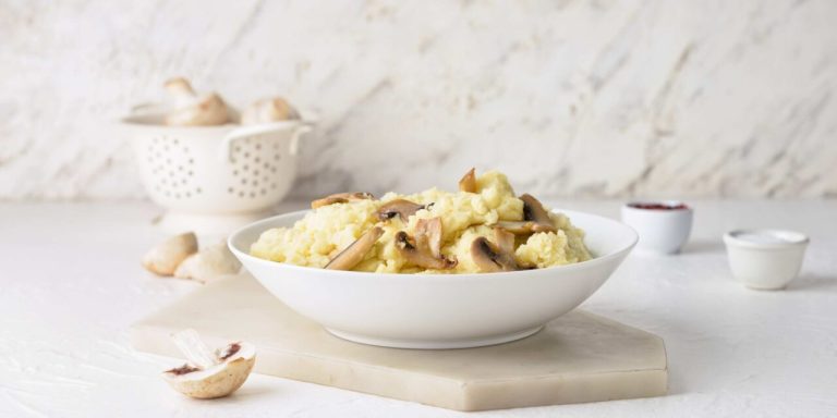 Как менее, чем за час, приготовить вкуснейшее картофельное пюре с грибами: пошаговый рецепт