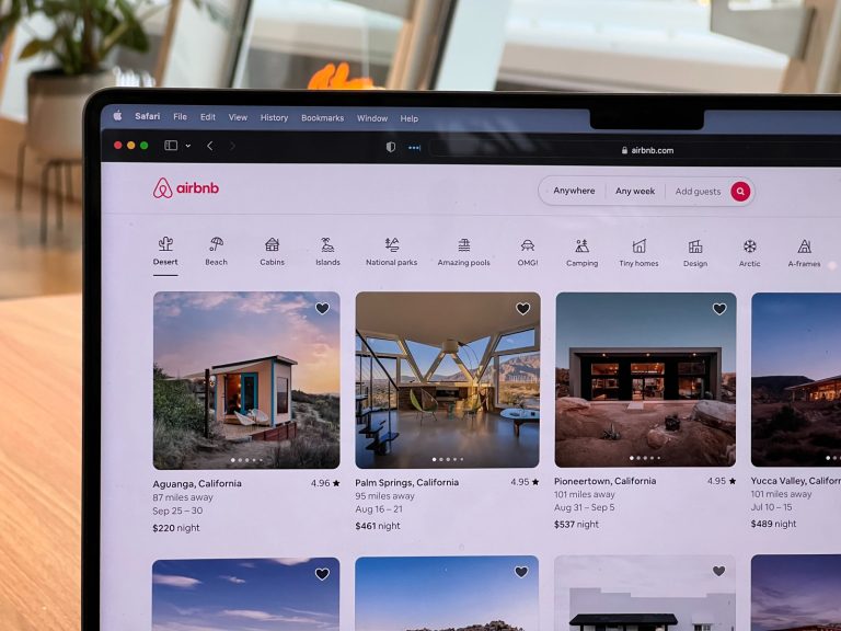 Сервис Airbnb заявил о лучшем квартале в своей истории