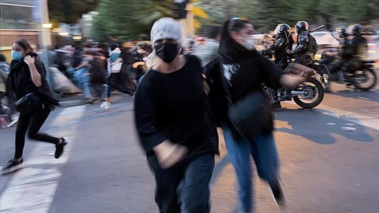 В Иране силовики применили огнестрельное оружие для разгона демонстрантов
