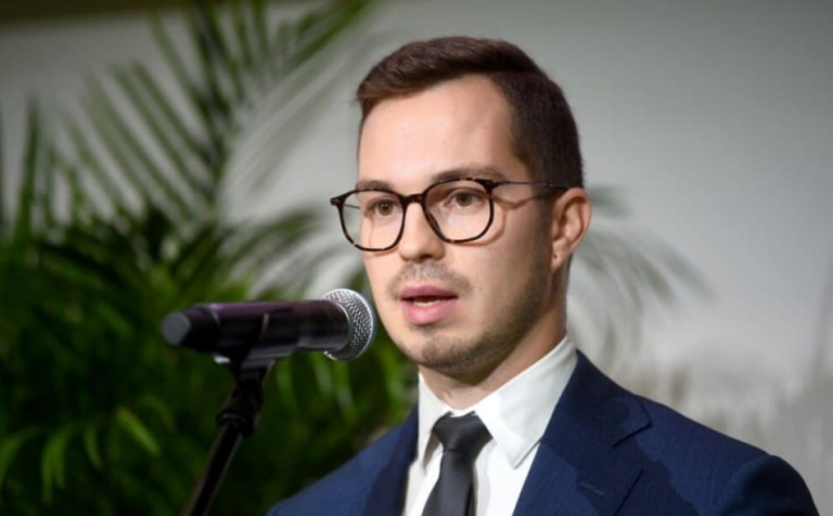 Министр предупреждает: повышение тарифов «замедлит» экономику