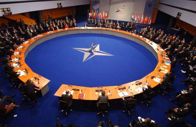 Две трети стран НАТО исчерпали запасы для военной помощи Украине