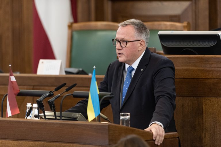 По мнения Ашераденса голосование по новому правительству может состояться в середине декабря