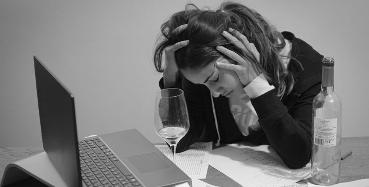 Как перестать следить за бывшими в соцсетях и начать жить заново