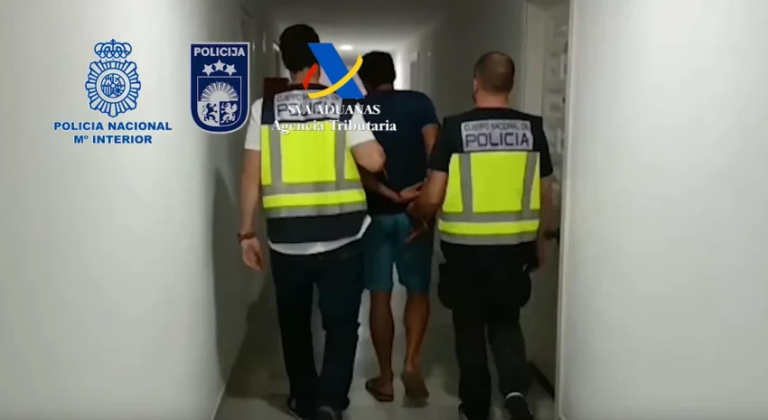«Никогда не видели такой хорошей подделки!»: в Испании арестовали латвийца, выдававшего себя за Брэда Питта