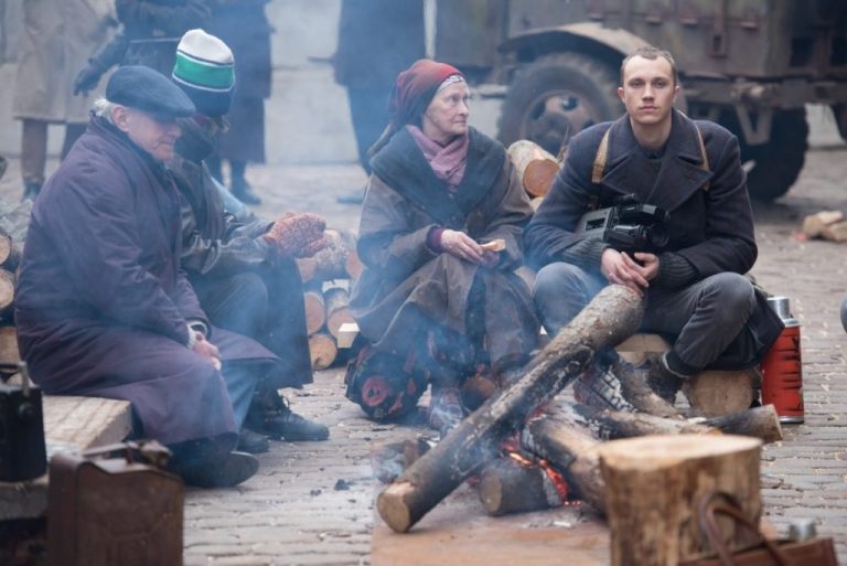 Долгожданная премьера нашумевшего фильма о январских баррикадах в Риге состоится в ноябрьские праздники