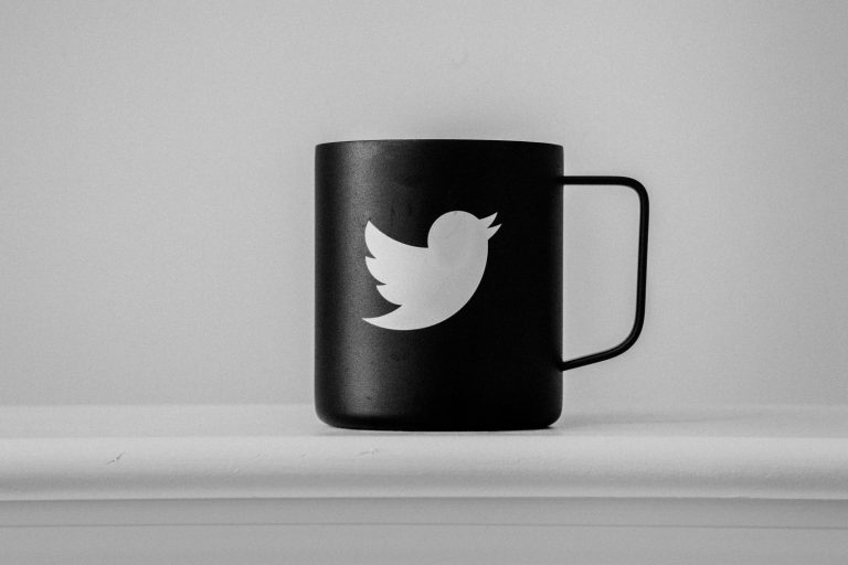 Маск хочет сделать Twitter платным