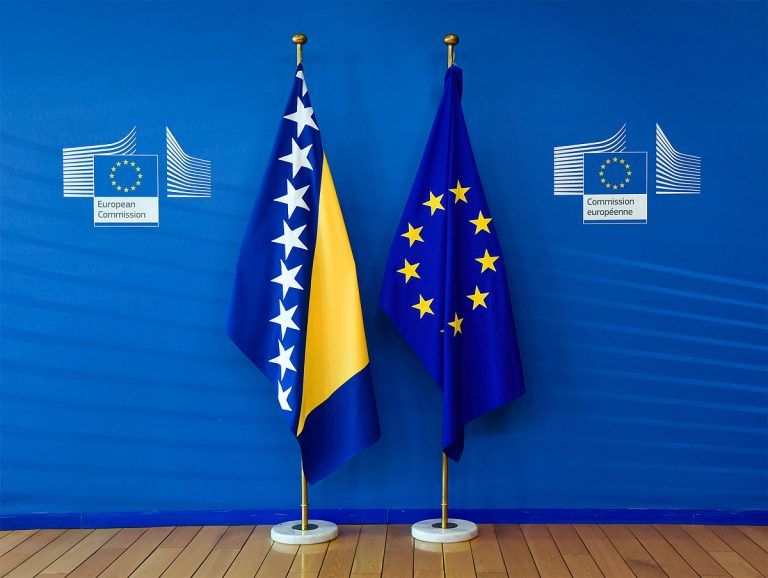 Евросоюз предоставил Боснии и Герцеговине статус кандидата