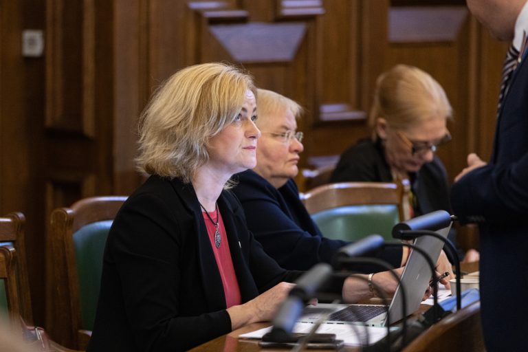 Индриксоне: тарифы на электроэнергию не будут такими высокими, как планировалось изначально