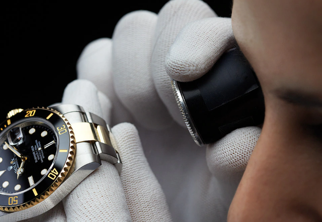 Rolex впервые сертифицирует бывшие в употреблении часы как оригинальные