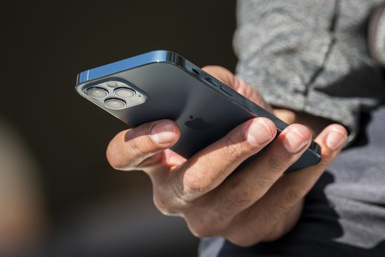В Турции начался «предсмертный пик» туризма за iPhone 14 в Грузию