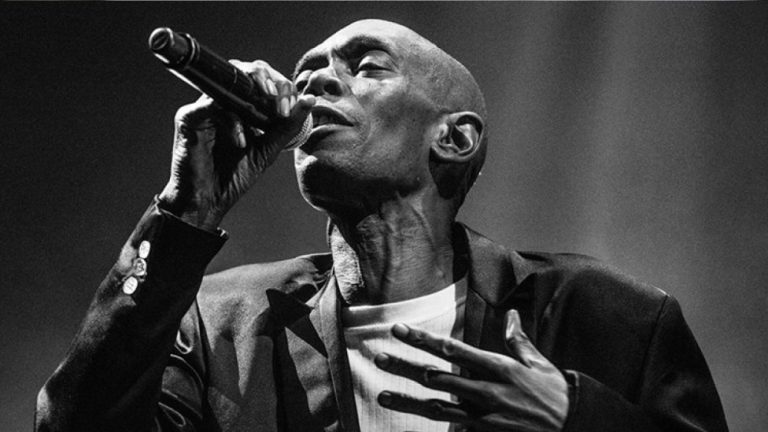 Скончался солист известной группы Faithless и диджей Макси Джаз