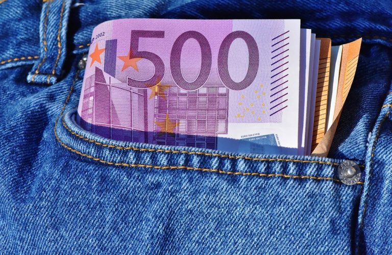 За взятку в 50 евро пограничникам гражданин Грузии заплатит штраф в 5000 евро