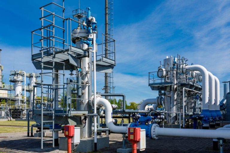 Количество природного газа, полученного из России, за 11 месяцев уменьшилось на 73%